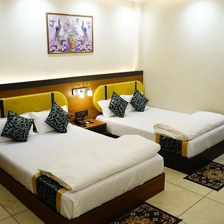 Hotel Shakuntla Palace - 400 Meters Away From Vishnu Pad Temple 7 Mins Walk Gaya Exteriér fotografie