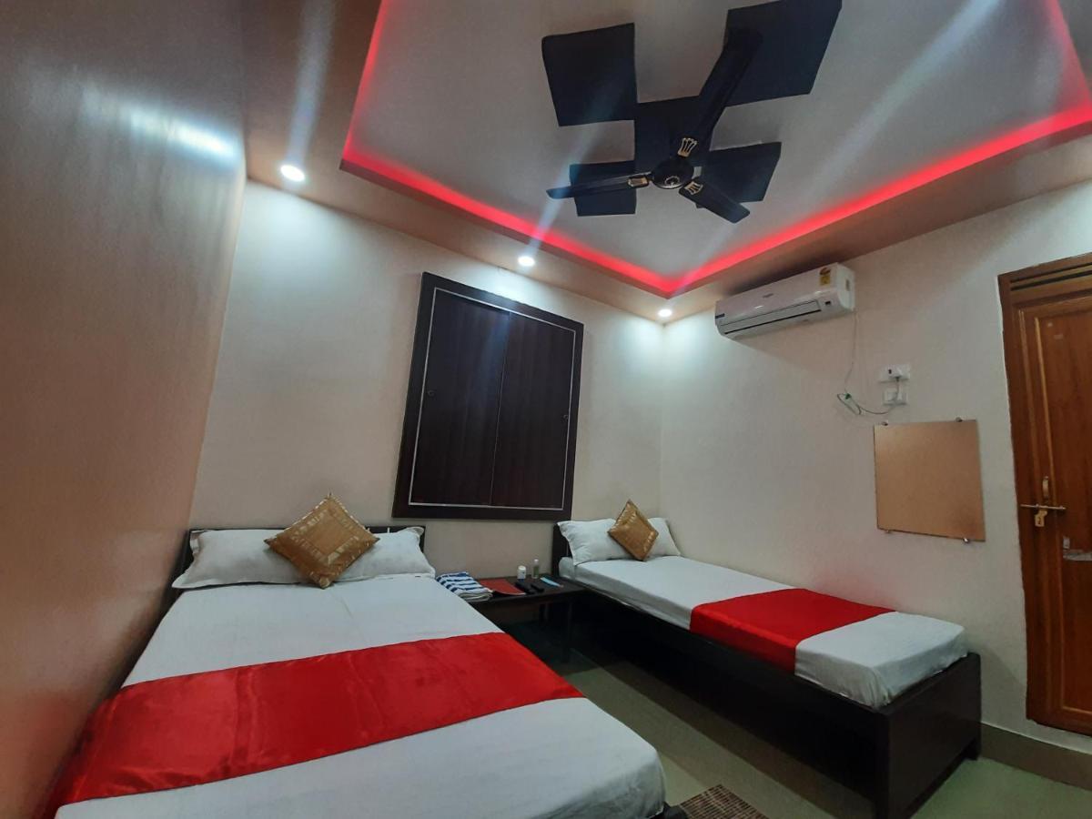 Hotel Shakuntla Palace - 400 Meters Away From Vishnu Pad Temple 7 Mins Walk Gaya Exteriér fotografie