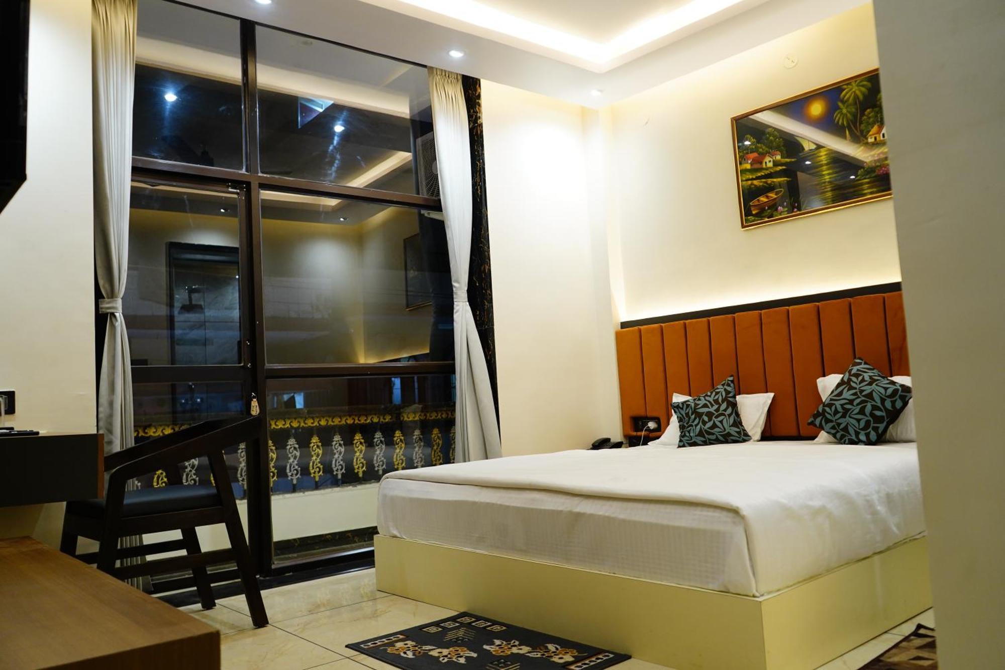Hotel Shakuntla Palace - 400 Meters Away From Vishnu Pad Temple 7 Mins Walk Gaya Exteriér fotografie