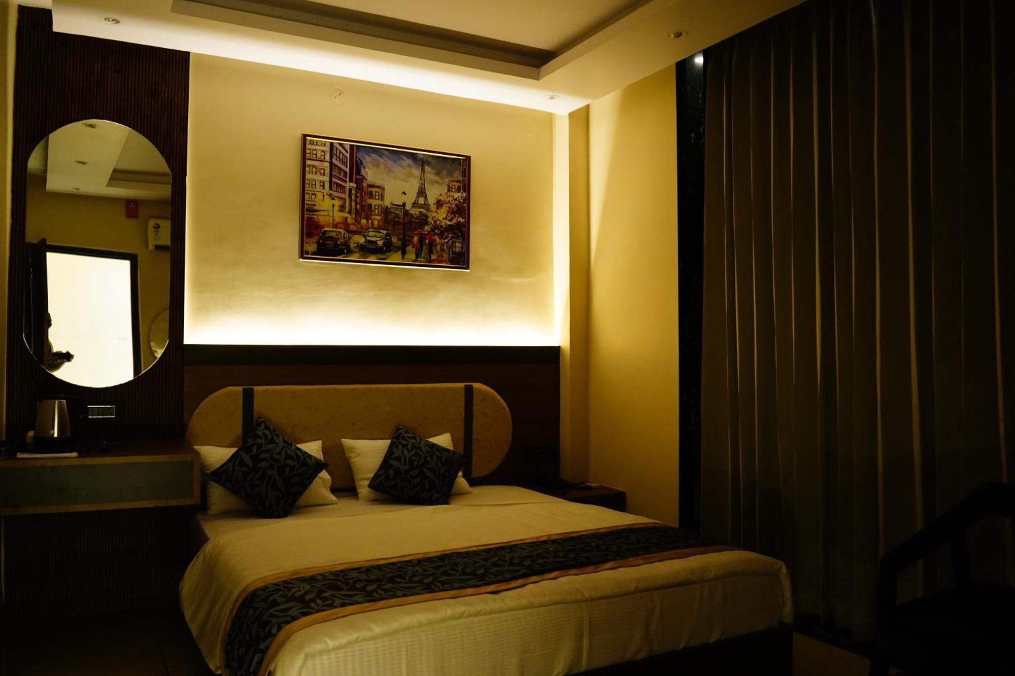 Hotel Shakuntla Palace - 400 Meters Away From Vishnu Pad Temple 7 Mins Walk Gaya Exteriér fotografie