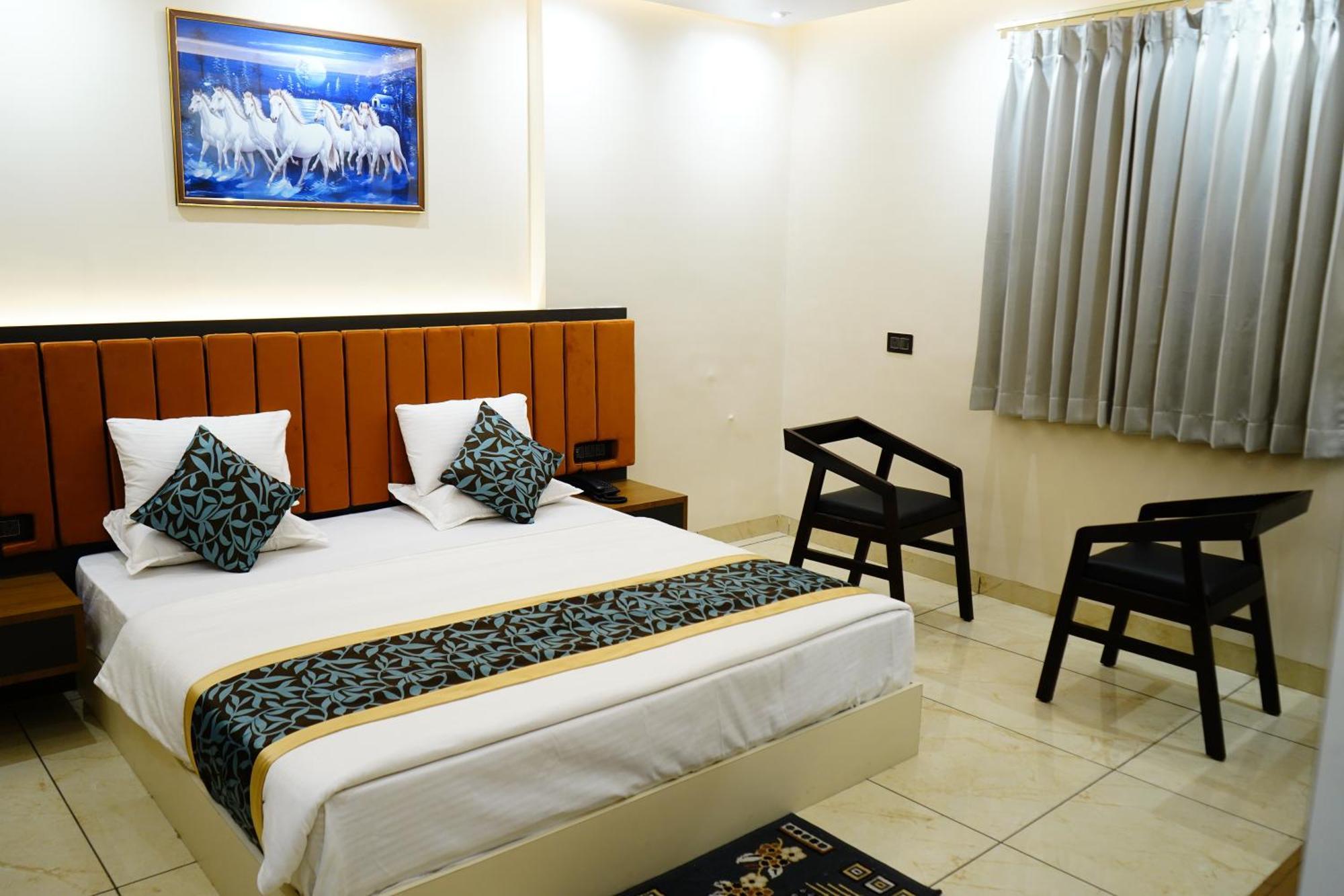 Hotel Shakuntla Palace - 400 Meters Away From Vishnu Pad Temple 7 Mins Walk Gaya Exteriér fotografie